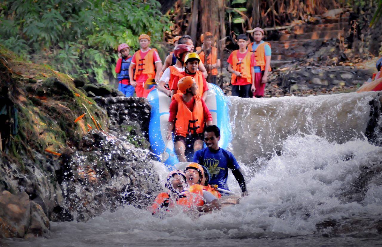 Hot Spring Water Rafting